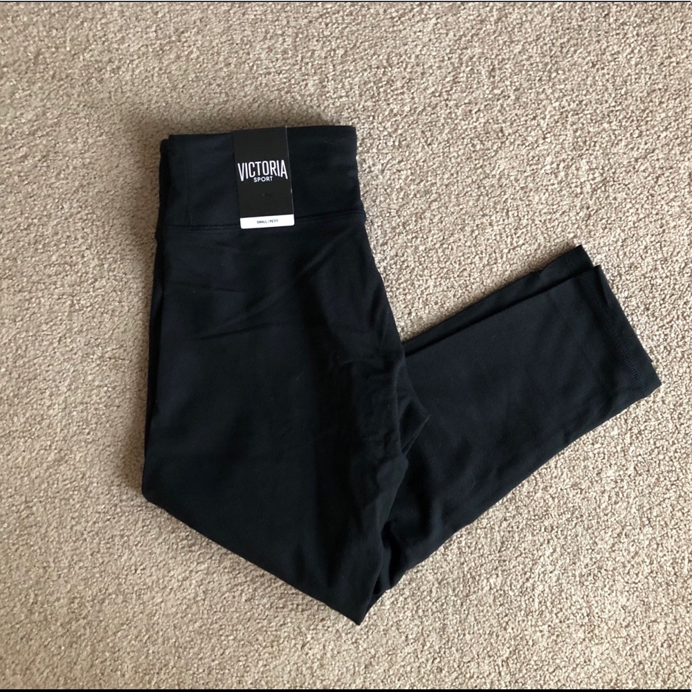 NWT Victoria Sport Anytime Capris